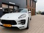 Porsche Macan 3.6 Turbo 400 pk l pano l trekhaak l camera l bose l lucht vering