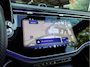 Mercedes-Benz E-klasse 300 e AMG Line VOL *Luchtvering | Achterasbesturing | Burmester | Pano | Passenger Display | Stoelventilatie | Trekhaak | Digital Light | HUD | 360 cam*