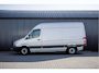 Mercedes-Benz Sprinter 316 CDI 160PK L2H2 | Automaat | 3.5T Trekgewicht | 3-Zits | Camera | Cruise | Stoelverw. | Navi