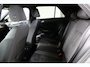 Volkswagen T-Roc 1.5 TSI R-Line DSG Automaat Blackstyle Navigatie | Climate Control | El. Achterklep | Camera | 4-Seizoenen banden