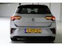 Volkswagen T-Roc 1.5 TSI R-Line DSG Automaat Blackstyle Navigatie | Climate Control | El. Achterklep | Camera | 4-Seizoenen banden