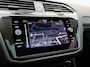 Volkswagen Tiguan 1.5 TSi 150 Pk Automaat R-Line Business | Black Style | Trekhaak | Panoramadak | Camera | Adaptive Cruise | Navigatie | 19 Inch | 56.359 Km !!