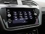 Volkswagen Tiguan 1.5 TSi 150 Pk Automaat R-Line Business | Black Style | Trekhaak | Panoramadak | Camera | Adaptive Cruise | Navigatie | 19 Inch | 56.359 Km !!
