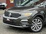 Volkswagen T-Roc 1.5 TSI Style // VIRTUAL COCKPIT // ADAPTIVE CRUISE // PANO / SCHUIF-KANTELDAK // NAVI // PDC V+A // ELEK. ACHTERKLEP // DODENHOEK SESNOR //