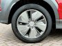 Hyundai Kona Electric EV Premium 64 kWh / 64 kWh accupakket / Volledig elektrisch / Actieradius tot 449 km WLTP / Premium uitvoering / Warmtepomp / Head-up display / Lederen bekleding / Elektrisch verstelbare stoelen / Stoelverwarming en stoelventilatie / Stuurwielverwarming / Adaptieve cruise control / Krell premium audiosysteem / Navigatiesysteem / Achteruitrijcamera / Parkeersensoren voor en achter / Dodehoekdetectie / Apple CarPlay & Android Auto / Keyless entry & start / LED-verlichting