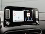 Hyundai Kona Electric EV Premium 64 kWh / 64 kWh accupakket / Volledig elektrisch / Actieradius tot 449 km WLTP / Premium uitvoering / Warmtepomp / Head-up display / Lederen bekleding / Elektrisch verstelbare stoelen / Stoelverwarming en stoelventilatie / Stuurwielverwarming / Adaptieve cruise control / Krell premium audiosysteem / Navigatiesysteem / Achteruitrijcamera / Parkeersensoren voor en achter / Dodehoekdetectie / Apple CarPlay & Android Auto / Keyless entry & start / LED-verlichting