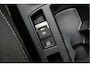 Volkswagen T-Roc 1.5 TSI Style Business Panoramadak, Camera, Stoelverwarming, Adaptive cruise, Trekhaak