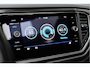 Volkswagen T-Roc 1.5 TSI Style Business Panoramadak, Camera, Stoelverwarming, Adaptive cruise, Trekhaak