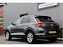Volkswagen T-Roc 1.5 TSI Style Business Panoramadak, Camera, Stoelverwarming, Adaptive cruise, Trekhaak