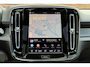 Volvo EX40 Single Motor Extended Range Plus 82 kWh | DEMO DEAL | Harman Kardon Geluidsinstallatie | Adaptieve cruise control | Stoelen voor verwarmbaar | Stuurwiel verwarmbaar | 360 graden camera | Pilot assist | Keyless entry | 19'' Lichtmetalen velgen | Extra getint glas achter
