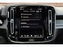 Volvo EX40 Single Motor Extended Range Plus 82 kWh | DEMO DEAL | Harman Kardon Geluidsinstallatie | Adaptieve cruise control | Stoelen voor verwarmbaar | Stuurwiel verwarmbaar | 360 graden camera | Pilot assist | Keyless entry | 19'' Lichtmetalen velgen | Extra getint glas achter