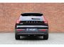 Volvo EX40 Single Motor Extended Range Plus 82 kWh | DEMO DEAL | Harman Kardon Geluidsinstallatie | Adaptieve cruise control | Stoelen voor verwarmbaar | Stuurwiel verwarmbaar | 360 graden camera | Pilot assist | Keyless entry | 19'' Lichtmetalen velgen | Extra getint glas achter