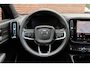 Volvo EX40 Single Motor Extended Range Plus 82 kWh | DEMO DEAL | Harman Kardon Geluidsinstallatie | Adaptieve cruise control | Stoelen voor verwarmbaar | Stuurwiel verwarmbaar | 360 graden camera | Pilot assist | Keyless entry | 19'' Lichtmetalen velgen | Extra getint glas achter
