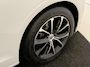 Volvo V60 2.0 B3 Momentum Advantage Navigatie | Verwarmde voorruit | Climat Control | Cruise Control |