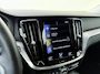 Volvo V60 2.0 B3 Momentum Advantage Navigatie | Verwarmde voorruit | Climat Control | Cruise Control |