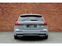 Volvo V60 2.0 T6 Plug-in hybrid AWD Ultra Dark | Panoramisch schuif-/kanteldak | 360 graden camera | Elektrische voorstoelen met geheugenfunctie | Head up display | Harman Kardon | Stoel-/ stuurwielverwarming | Verwarmde achterbank | Extra getint glas | 19 inch. lichtmetalen velgen | Pilot assist