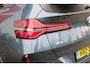 BMW X3 M50 xDrive 399PK M-SPORT PRO | PANORAMA DAK | HARMAN KARDON AUDIO SYSTEM | COMFORT PACK: (STOELVENTILATIE OP DE VOORSTOELEN, ELEKTRISCH VERWARMBARE VOORSTOELEN EN BUITENSTE ZITPLAATSEN ACHTERIN, HANDBEDIENDE ZONNESCHERMEN VOOR ACHTERPORTIERRUITEN) | PREMIUM PACK: (ELEKTRISCH VERSTELBARE LENDESTEUN VOOR BESTUURDER EN PASSAGIER, TRAVEL EN COMFORT SYSTEEM, ADAPTIEVE LED KOPLAMPEN) | PROFESSIONAL PACK: (PARKING ASSISTANT PLUS, DRIVING ASSISTANT PLUS, INTERIEURCAMERA, BMW LIVE COCKPIT PROFESSIONAL) | SHADOW LINE | NAVIGATIE | DRAADLOZE APPLE CARPLAY/ANDROID AUTO | DUBBELE DRAADLOZE TELEFOONLADER | STOEL VERWARMING | 20" LICHTMETALEN VELGEN "JET BLACK" | M ADAPTIEF ONDERSTEL | BEKLEDING LEDER "VEGANZA" | DASHBOARD UITGEVOERD IN STOF | M SPORT STUURWIEL | M SPORTPAKKET PRO: (M SPORTREMSYSTEEM ROOD, M KOPLAMPEN SHADOW LINE, ADAPTIEVE LED KOPLAMPEN, BMW "ICONIC GLOW" EXTERIEURPAKKET, VEILIGHEIDSGORDELS M STRIPING, UITBEREIDING M HOOGGLANS SHADOW LINE EXTERIEURDELEN) | ARTIC RACE BLUE | BMW LIVE COCKPIT PROFESSIONAL INCL. HEAD UP DISPLAY | KLASSE 5 ALARM |