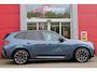 BMW X3 M50 xDrive 399PK M-SPORT PRO | PANORAMA DAK | HARMAN KARDON AUDIO SYSTEM | COMFORT PACK: (STOELVENTILATIE OP DE VOORSTOELEN, ELEKTRISCH VERWARMBARE VOORSTOELEN EN BUITENSTE ZITPLAATSEN ACHTERIN, HANDBEDIENDE ZONNESCHERMEN VOOR ACHTERPORTIERRUITEN) | PREMIUM PACK: (ELEKTRISCH VERSTELBARE LENDESTEUN VOOR BESTUURDER EN PASSAGIER, TRAVEL EN COMFORT SYSTEEM, ADAPTIEVE LED KOPLAMPEN) | PROFESSIONAL PACK: (PARKING ASSISTANT PLUS, DRIVING ASSISTANT PLUS, INTERIEURCAMERA, BMW LIVE COCKPIT PROFESSIONAL) | SHADOW LINE | NAVIGATIE | DRAADLOZE APPLE CARPLAY/ANDROID AUTO | DUBBELE DRAADLOZE TELEFOONLADER | STOEL VERWARMING | 20" LICHTMETALEN VELGEN "JET BLACK" | M ADAPTIEF ONDERSTEL | BEKLEDING LEDER "VEGANZA" | DASHBOARD UITGEVOERD IN STOF | M SPORT STUURWIEL | M SPORTPAKKET PRO: (M SPORTREMSYSTEEM ROOD, M KOPLAMPEN SHADOW LINE, ADAPTIEVE LED KOPLAMPEN, BMW "ICONIC GLOW" EXTERIEURPAKKET, VEILIGHEIDSGORDELS M STRIPING, UITBEREIDING M HOOGGLANS SHADOW LINE EXTERIEURDELEN) | ARTIC RACE BLUE | BMW LIVE COCKPIT PROFESSIONAL INCL. HEAD UP DISPLAY | KLASSE 5 ALARM |