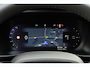 Volvo EX40 Single Motor Plus Black Edition Europa 70 kWh | DEMO DEAL | Trekhaak | Panoramadak met schuif-/kantelfunctie | 360 graden camera | Elektrisch bedienbare voorstoelen met geheugenfunctie | Stoel-/stuurwielverwarming | Dak hoogglans zwart | Extra getint glas achter | Harman Kardon | 20 inch. lichtmetalen velgen | Pilot assist | Adaptieve cruise control |