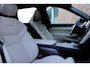 Volvo EX90 Twin Motor Performance Ultra 7p. 106 kWh | DEMO DEAL|Elektrochromatisch panoramadak | Bowers & Wilkins | Geventileerde voorstoelen | Massagefunctie op de voorstoelen | 22 inch. lichtmetalen velgen | Gelamineerde zijruiten | Extra getint glas | 360 graden camera | Head up display | Stoel-/ stuurwielverwarming | Verwarmde achterbank | Park pilot assist