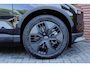 Volvo EX30 Cross Country P5 Long Range Ultra Europa 69 kWh | Panoramadak | 360 graden camera | Elektrisch verstelbare voorstoelen | Stoel-/ stuurwielverwarming | Harman Kardon | Extra getint glas | Keyless entry | 19 inch. lichtmetalen velgen | Dak in contrasterende kleur | Warmtepomp | Vehicle to load | Volvo Guard | Adaptieve cruise control | BLIS