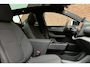 Volvo EX30 Cross Country P5 Long Range Ultra Europa 69 kWh | Panoramadak | 360 graden camera | Elektrisch verstelbare voorstoelen | Stoel-/ stuurwielverwarming | Harman Kardon | Extra getint glas | Keyless entry | 19 inch. lichtmetalen velgen | Dak in contrasterende kleur | Warmtepomp | Vehicle to load | Volvo Guard | Adaptieve cruise control | BLIS