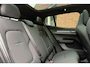 Volvo EX30 Cross Country P5 Long Range Ultra Europa 69 kWh | Panoramadak | 360 graden camera | Elektrisch verstelbare voorstoelen | Stoel-/ stuurwielverwarming | Harman Kardon | Extra getint glas | Keyless entry | 19 inch. lichtmetalen velgen | Dak in contrasterende kleur | Warmtepomp | Vehicle to load | Volvo Guard | Adaptieve cruise control | BLIS