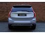 Volvo XC90 T8 Plug-in hybrid AWD Ultra Dark | Trekhaak | Panoramadak | Luchtvering | Verwarmbare voorstoelen met massage en ventilatie | Head-up display | 360 graden camera | Premium audio by Bowers & Wilkins | Apple carplay/Android auto