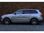 Volvo XC90 T8 Plug-in hybrid AWD Ultra Dark | Trekhaak | Panoramadak | Luchtvering | Verwarmbare voorstoelen met massage en ventilatie | Head-up display | 360 graden camera | Premium audio by Bowers & Wilkins | Apple carplay/Android auto