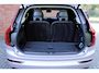Volvo XC90 T8 Plug-in hybrid AWD Ultra Dark | Trekhaak | Panoramadak | Luchtvering | Verwarmbare voorstoelen met massage en ventilatie | Head-up display | 360 graden camera | Premium audio by Bowers & Wilkins | Apple carplay/Android auto