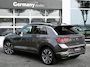 Volkswagen T-Roc 1.5TSI 150pk R-Line Pano Trekh LED 19-Inch Keyless DAB ACC Side/Lane Assist