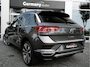 Volkswagen T-Roc 1.5TSI 150pk R-Line Pano Trekh LED 19-Inch Keyless DAB ACC Side/Lane Assist