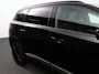 Peugeot 5008 1.2 PureTech 130pk Automaat GT Black Pack 7 zit Navigatie Apple CarPlay Android Camera Parkeerhulp Adaptive Cruise Control Stoelverwarming Electrische achterklep Climate Control Lichtmetalen velgen