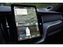 Volvo XC60 2.0 T8 Plug-in-hybrid AWD Ultra Black Edition Facelift Pano Massage Stoelkoeling HUD