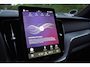 Volvo XC60 2.0 T8 Plug-in-hybrid AWD Ultra Black Edition Facelift Pano Massage Stoelkoeling HUD