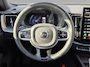 Volvo XC60 2.0 T6 Plug-in hybrid AWD Ultra Black Edition | Luchtvering | Trekhaak | 360 cam | Pano | 21" Velgen