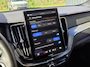 Volvo XC60 2.0 T6 Plug-in hybrid AWD Ultra Black Edition | Luchtvering | Trekhaak | 360 cam | Pano | 21" Velgen