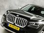 BMW X1 sDrive18i X-Line Automaat (NIEUW MODEL, APPLE CARPLAY, GROOT NAVI, CAMERA, STUUR/STOELVERWARMING, SPORTSTOELEN, LEDER, ELEK ACHTERKLEP, NIEUWSTAAT)