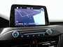 Ford Focus Wagon 1.0 EcoBoost ST Line Automaat (APPLE CARPLAY, GROOT NAVI, STUUR/STOELVERWARMING, CAMERA, SPORTSTOELEN, GETINT GLAS, ADAPTIVE CRUISE, TREKHAAK, NIEUWE APK, NIEUWSTAAT)