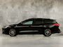 Ford Focus Wagon 1.0 EcoBoost ST Line Automaat (APPLE CARPLAY, GROOT NAVI, STUUR/STOELVERWARMING, CAMERA, SPORTSTOELEN, GETINT GLAS, ADAPTIVE CRUISE, TREKHAAK, NIEUWE APK, NIEUWSTAAT)