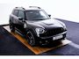 MINI Countryman Cooper S E ALL4 Active Cruise Control - Elektrisch verwarmde/verstelbare stoelen - Comfort acces - Driving Assistant - Head up - Getinte ruiten - Achteruitrijcamera - MINI Navigatiesysteem -