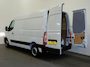 Renault Master T33 2.3 dCi 135PK L2H2 BPM VRIJ! Airco Cruise control Parkeersensoren Navigatie Trekhaak 3Zits Lat om lat Laadvloer Apple Carplay Android auto