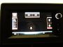 Renault Master T33 2.3 dCi 135PK L2H2 BPM VRIJ! Airco Cruise control Parkeersensoren Navigatie Trekhaak 3Zits Lat om lat Laadvloer Apple Carplay Android auto