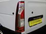 Renault Master T33 2.3 dCi 135PK L2H2 BPM VRIJ! Airco Cruise control Parkeersensoren Navigatie Trekhaak 3Zits Lat om lat Laadvloer Apple Carplay Android auto