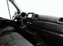 Renault Master T33 2.3 dCi 135PK L2H2 BPM VRIJ! Airco Cruise control Parkeersensoren Navigatie Trekhaak 3Zits Lat om lat Laadvloer Apple Carplay Android auto