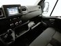 Renault Master T33 2.3 dCi 135PK L2H2 BPM VRIJ! Airco Cruise control Parkeersensoren Navigatie Trekhaak 3Zits Lat om lat Laadvloer Apple Carplay Android auto