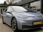 Volkswagen ID.3 FIRST 58 KWH / soh 95% / Stoelverw. / Zwart dak en hemel / Navi / Carplay / 18 Inch / BOVAG garantie