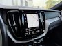 Volvo XC60 2.0 T8 Twin Engine AWD R-Design | Lucht Vering | Full LED | Alcantara/Leder | 360 Camera | Panorama | Trekhaak | CarPlay | Adaptive Cruise