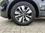 Volkswagen Tiguan 1.5 TSI Life / Automaat / Carplay / Trekhaak (1.800 KG) / Sensoren / Camera /