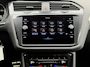 Volkswagen Tiguan 1.5 TSI Life / Automaat / Carplay / Trekhaak (1.800 KG) / Sensoren / Camera /